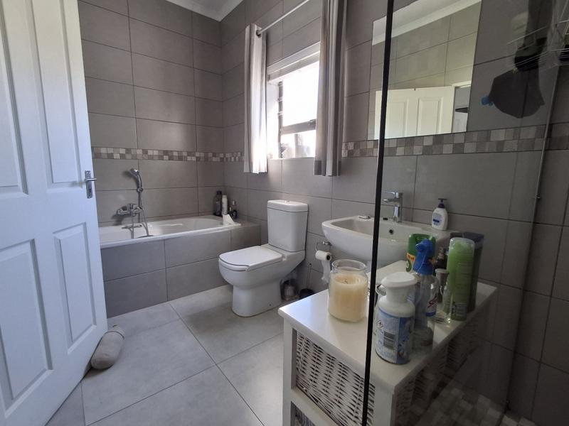 3 Bedroom Property for Sale in Da Gama Bay Western Cape